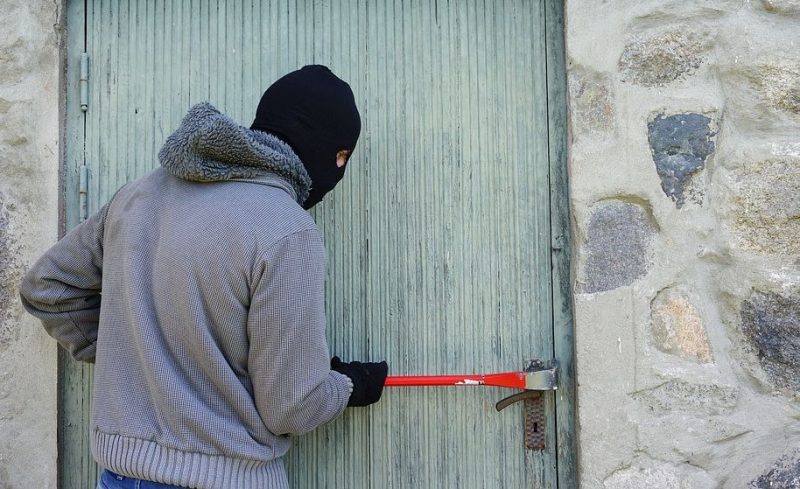 Demandez à la police de surveiller gratuitement votre habitation quand vous partez en vacances