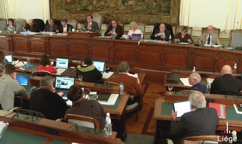 Les Liégeois(es) sourd(e)s regrettent que la retransmission du conseil communal ne leur soit pas accessible