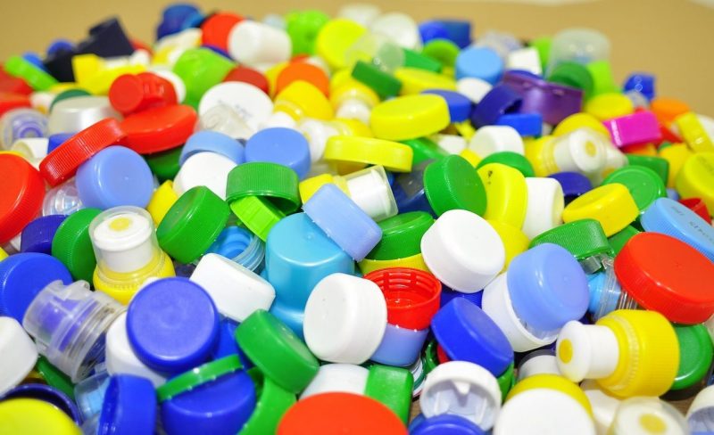Fini la collecte des bouchons en plastique au profit des associations!