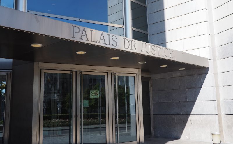 Le portique de sécurité du palais de justice fait perdre du temps et de l’argent