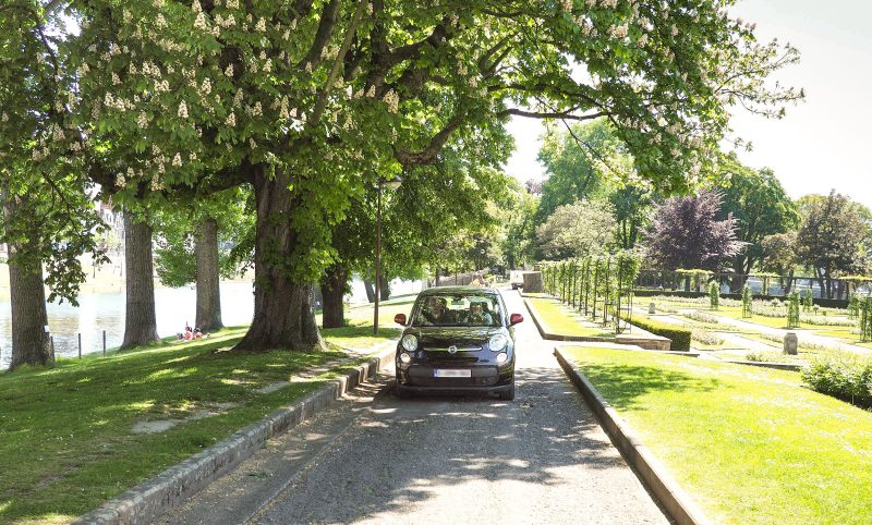 Les voitures doivent-elles encore circuler sauvagement dans le parc de la Boverie?