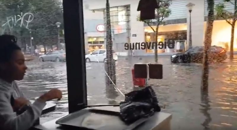 Impressionnante inondation place Saint-Lambert: vidéos