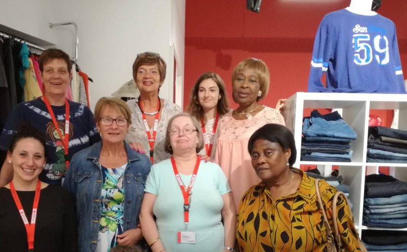 La Croix-Rouge ouvre une boutique de vêtements à moitié prix
