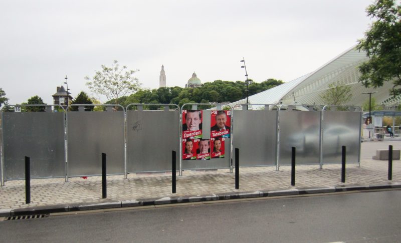 Finalement ce sera un demi-panneau électoral pour tous les partis