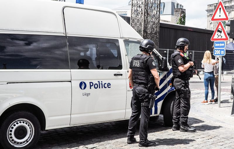 La police commande 520 masques à gaz, des gilets pare-balles et des semi-automatiques