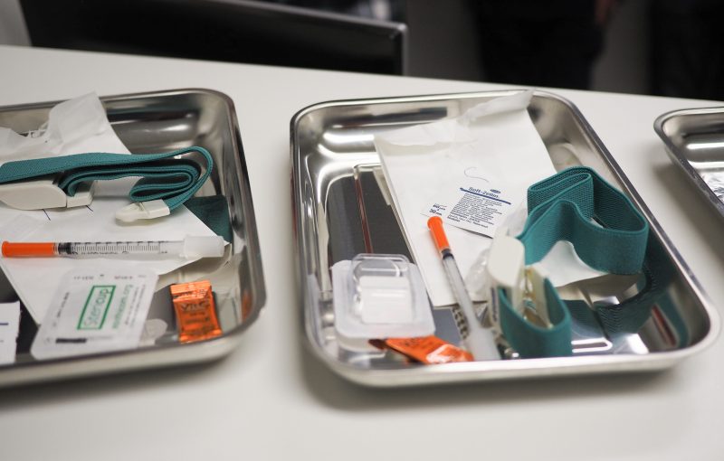 La salle de shoot accueille une centaine de toxicomanes