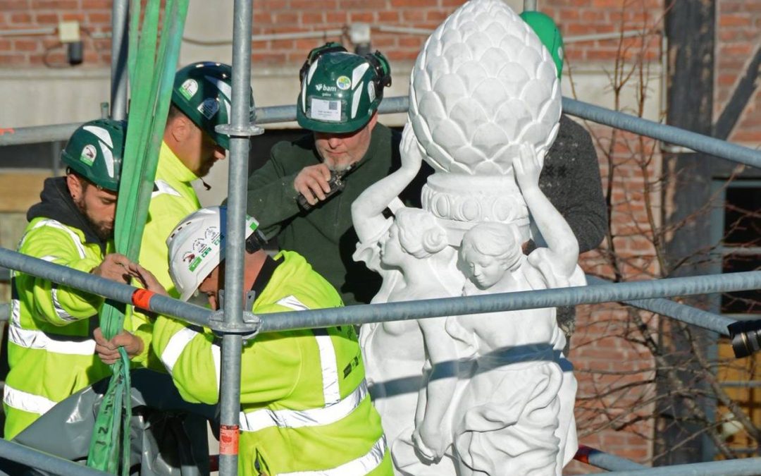 Le perron a retrouvé sa statue des Trois Grâces en marbre