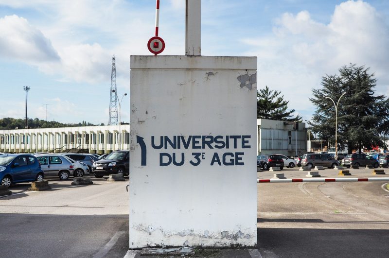 Université du troisième âge: les chamailleries finissent au tribunal et « l’informatique » peut réintégrer les locaux