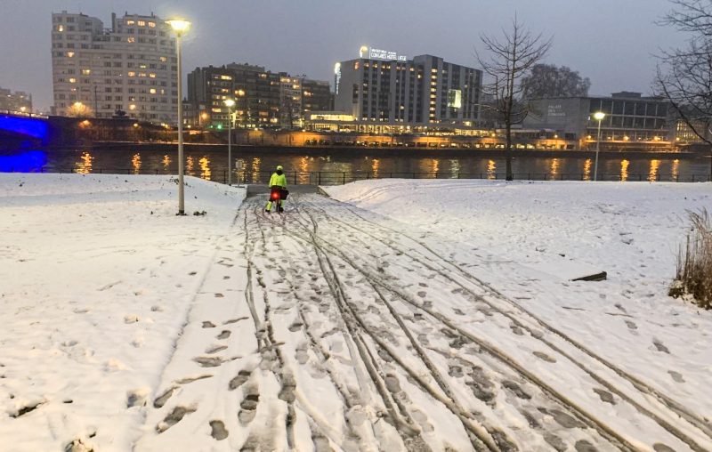 Chutes de neige: n’oublie-t-on pas de dégager les pistes cyclables ?