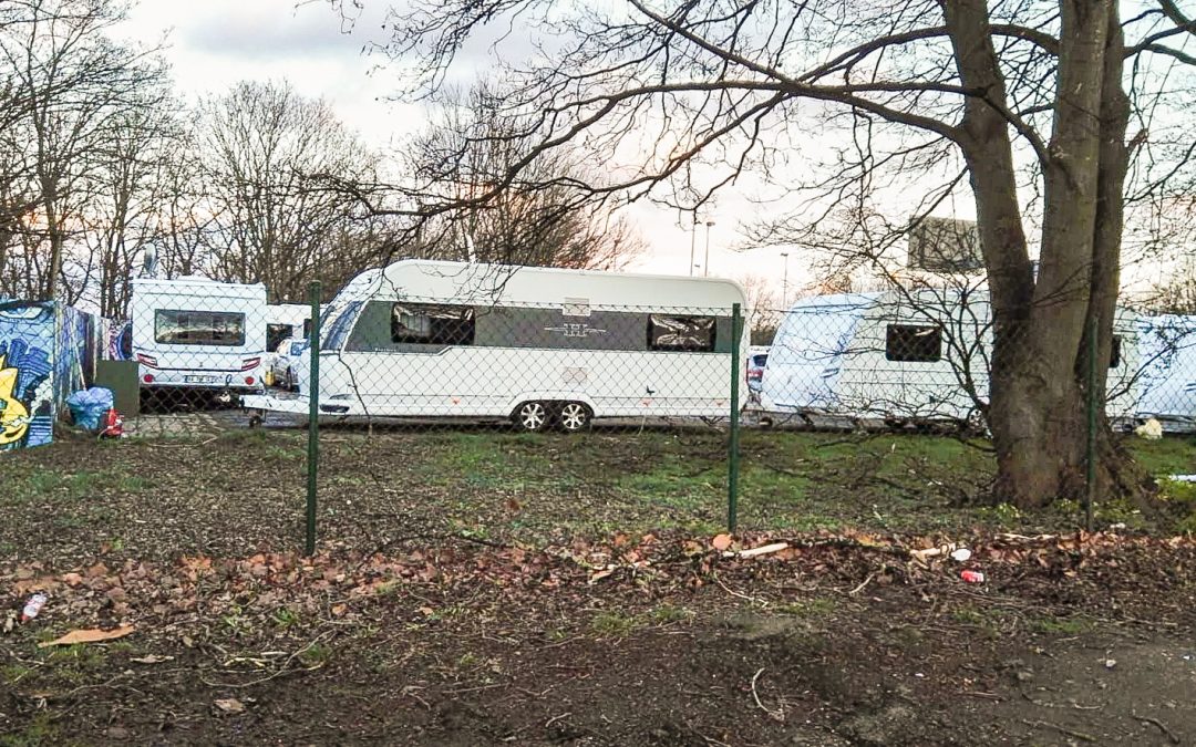 Une vingtaine de caravanes à côté du skatepark de Cointe