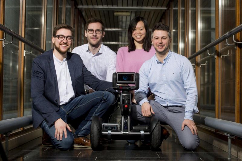 L’ULiège développe un robot qui retrouve les personnes et vous guide jusqu’à elles dans un même batiment