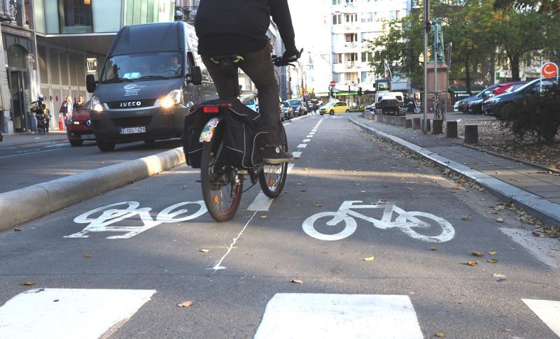 4 nouveaux corridors-vélos sur le territoire liégeois et  35 range-vélos supplémentaires près d’écoles