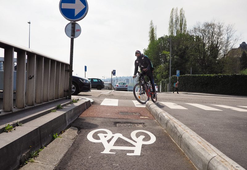 Après l’autoroute à vélos de la place du 20-Aout, débrouillez-vous !