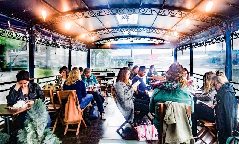 Cafés, parcs ou lieux insolites: des Liégeois(es) se regroupent pour lire en silence
