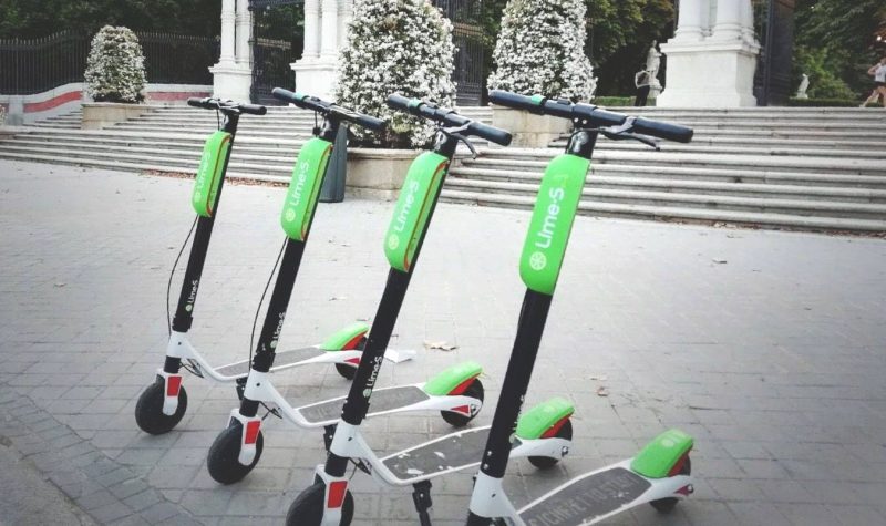 Nouvelles règles pour les vélos et trottinettes de location: pas de publicité, 25 km/h, nombre limité…