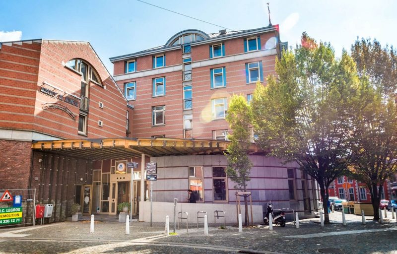 Technicien de surface, réceptionniste, ouvrier d’entretien, cuisinier: l’auberge de jeunesse Simenon engage après rénovation