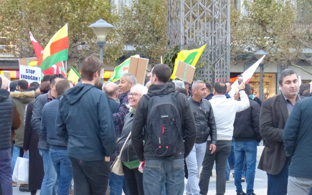 Affrontements entre “pro-Turcs” et “pro-Kurdes” place Saint-Lambert vendredi: plusieurs blessés et une arrestation