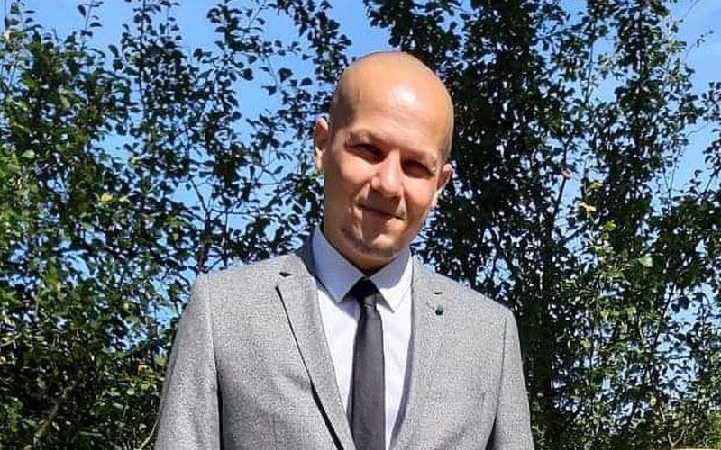 Maxime Pans, le policier liégeois grièvement blessé respire seul et reconnaît ses proches