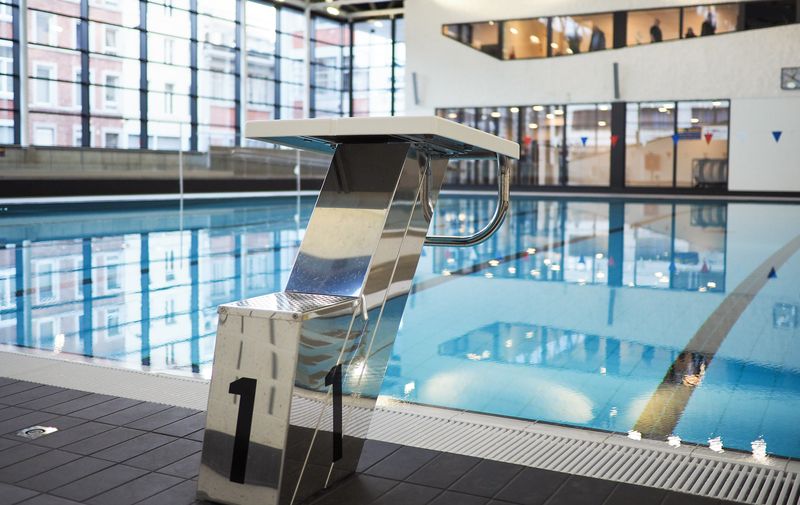 La piscine Jonfosse rouvre ses portes quand celle de Seraing ferme à cause de légionelles