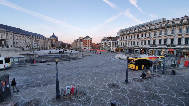 La consommation d’alcool sur la voie publique et dans les espaces publics est interdite entre 23h et 6h