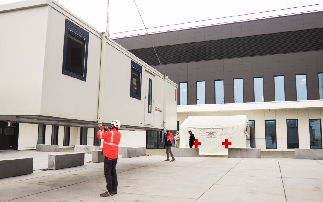 Les hôpitaux liégeois installent containers et tentes devant les urgences en vue d’un pic de malades du Covid-19
