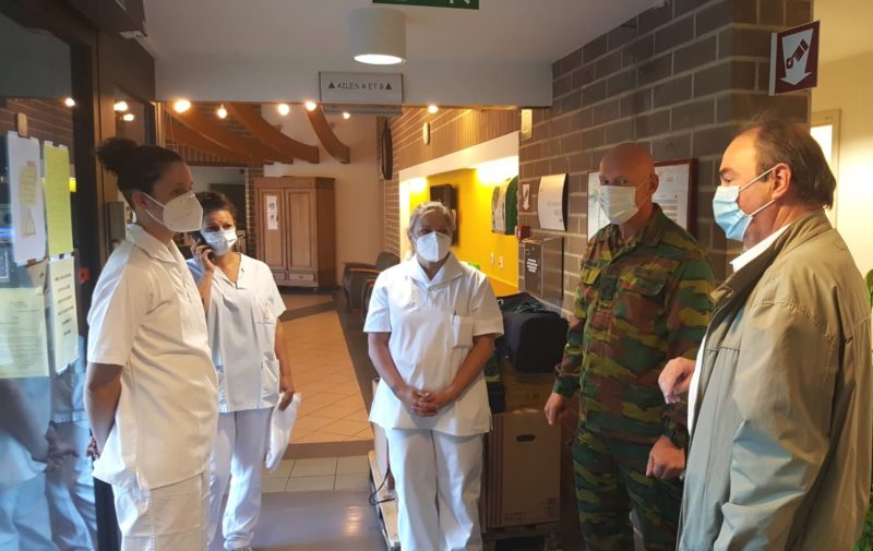 Corps médical et cuistots de l’armée au service de maisons de repos