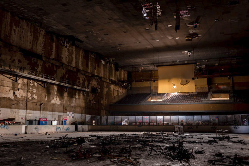 Ancienne patinoire de Coronmeuse: le bâtiment est dangereux !