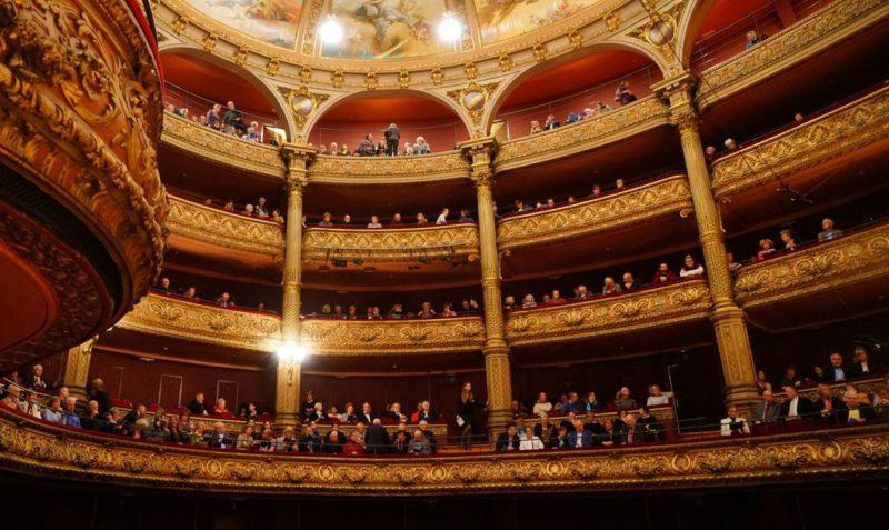Opéra, orchestre, Forum, … : le bourgmestre souhaite autoriser l’occupation d’un siège sur deux