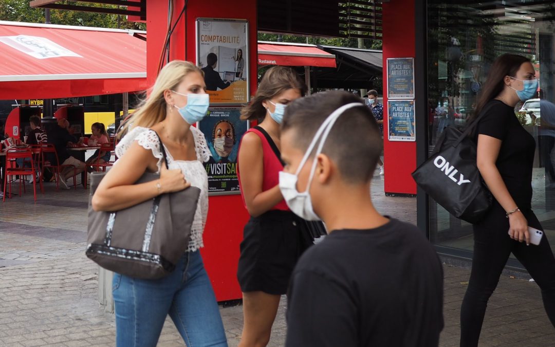 Masques obligatoires dans des zones de plusieurs mètres devant les entrées d’écoles