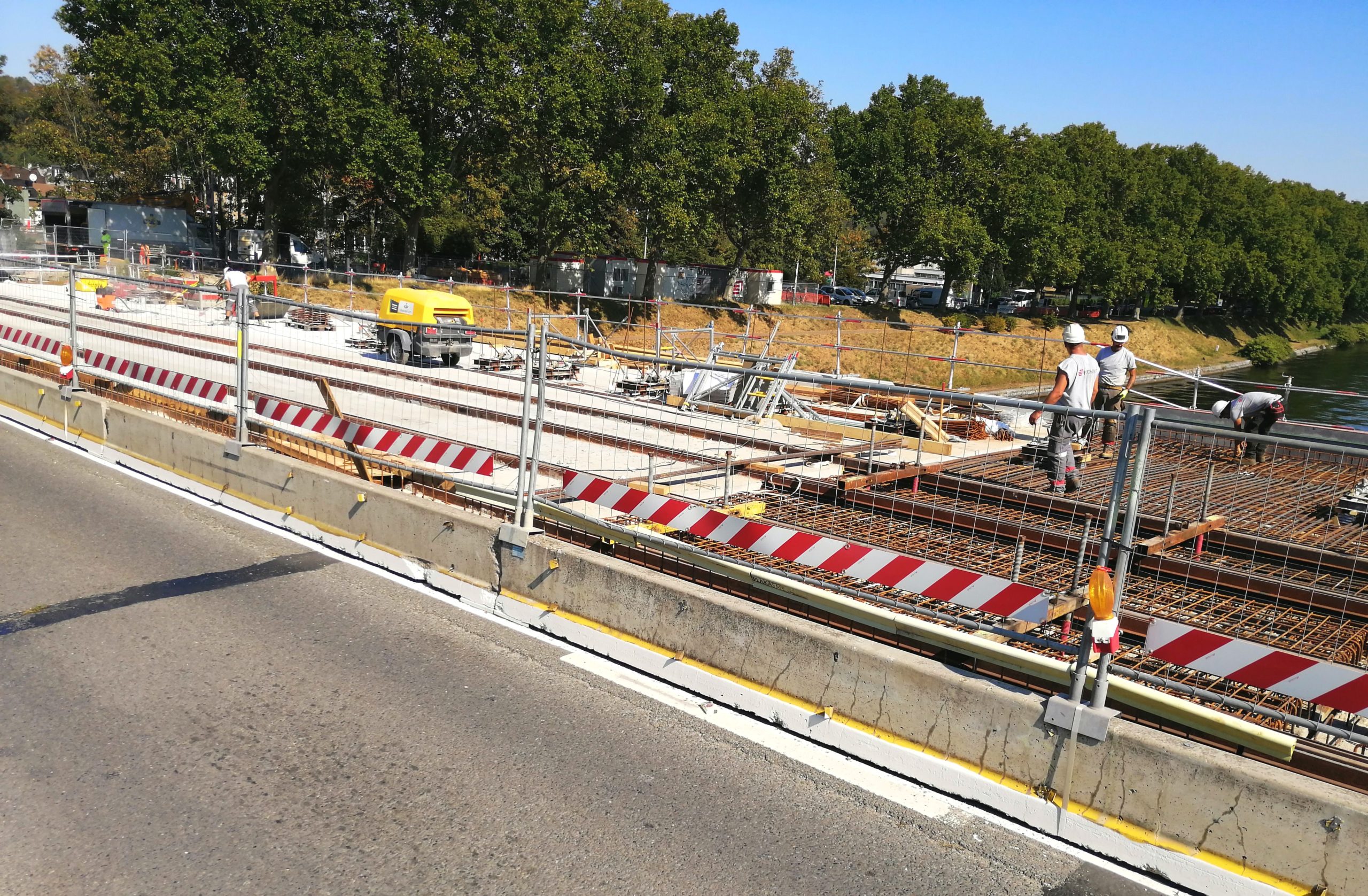 Les premiers rails du tram sont enfin posés: d’autres arrivent cette semaine