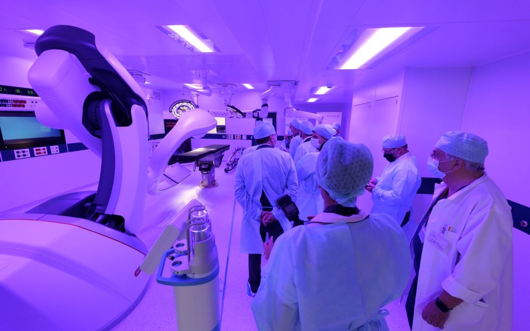 Quatre nouvelles salles d’opération avec imagerie médicale et robotique intégrées au CHU