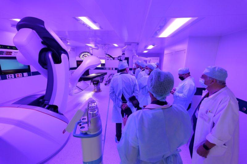 Quatre nouvelles salles d’opération avec imagerie médicale et robotique intégrées au CHU
