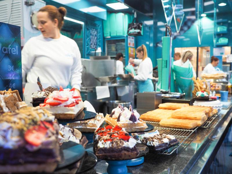 Faute de foire les lacquemants et gaufres de chez Delforge s’installent quai Timmermans