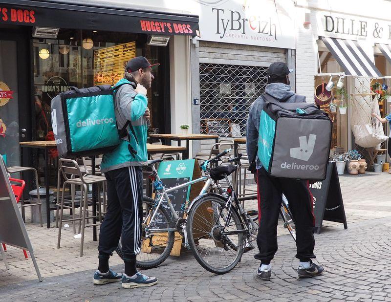 Deliveroo dégaine réductions et distribution de pourboires pour aider les restaurateurs