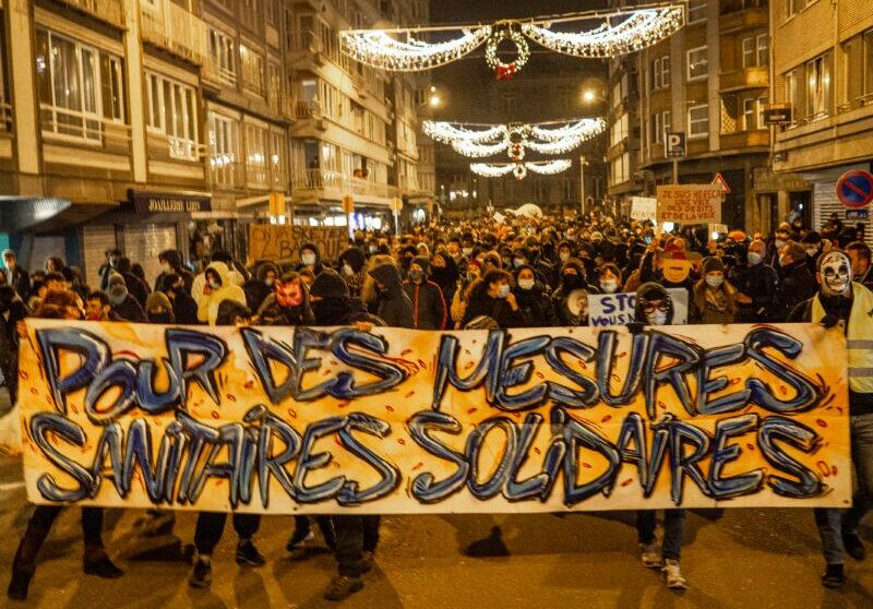 Verbalisation massive à la manifestation contre le couvre-feu et pour des mesures sanitaires solidaires