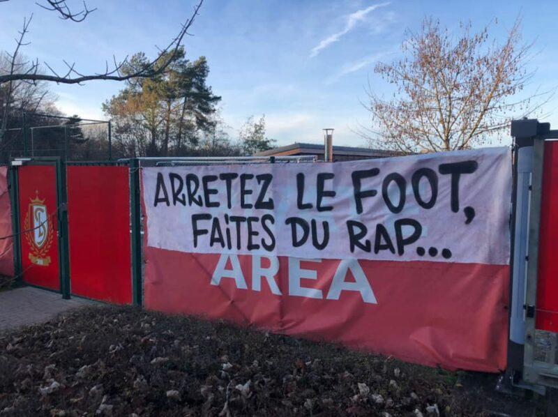 « Arrêtez le foot, faites du rap »: le message des supporters PHK aux joueurs du Standard