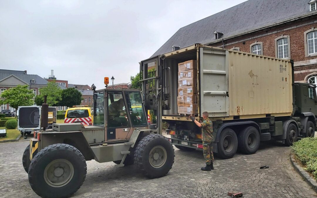 L’armée offre des surplus aux SDF liégeois: 1000 chaussettes, 700 caleçons, 200 chaussures,…