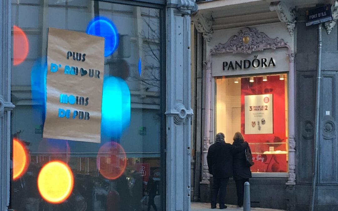 Action symbolique pour la dé-marchandisation de la St-Valentin à Liège