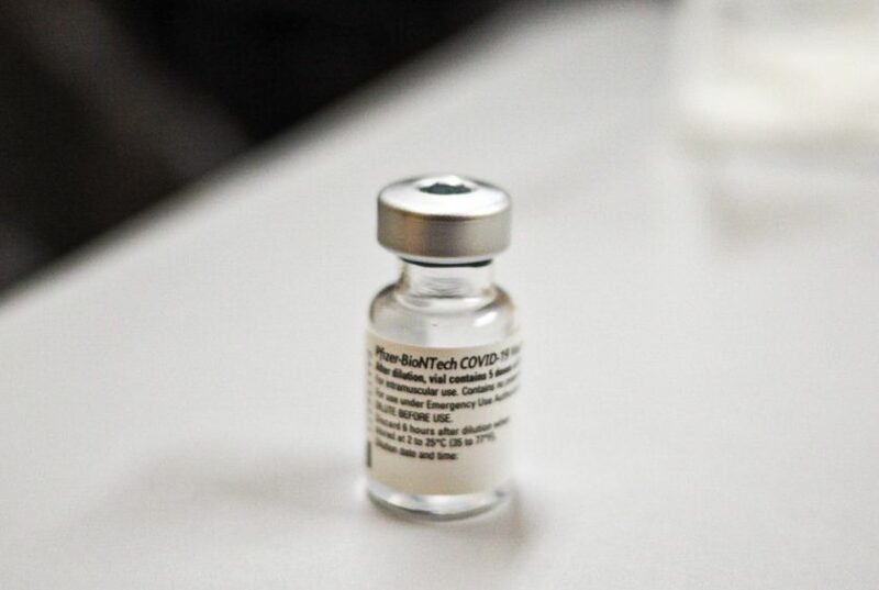 3200 doses du vaccin Pfizer administrées au MontLégia et des dizaines d’états grippaux en effet secondaire