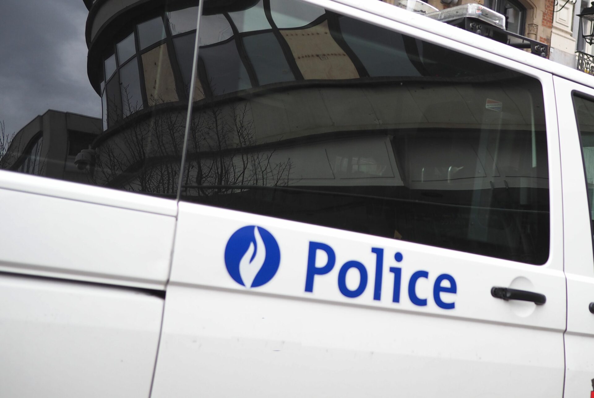 Les syndicats de policiers marquent leur soutien à leurs collègues blessés samedi