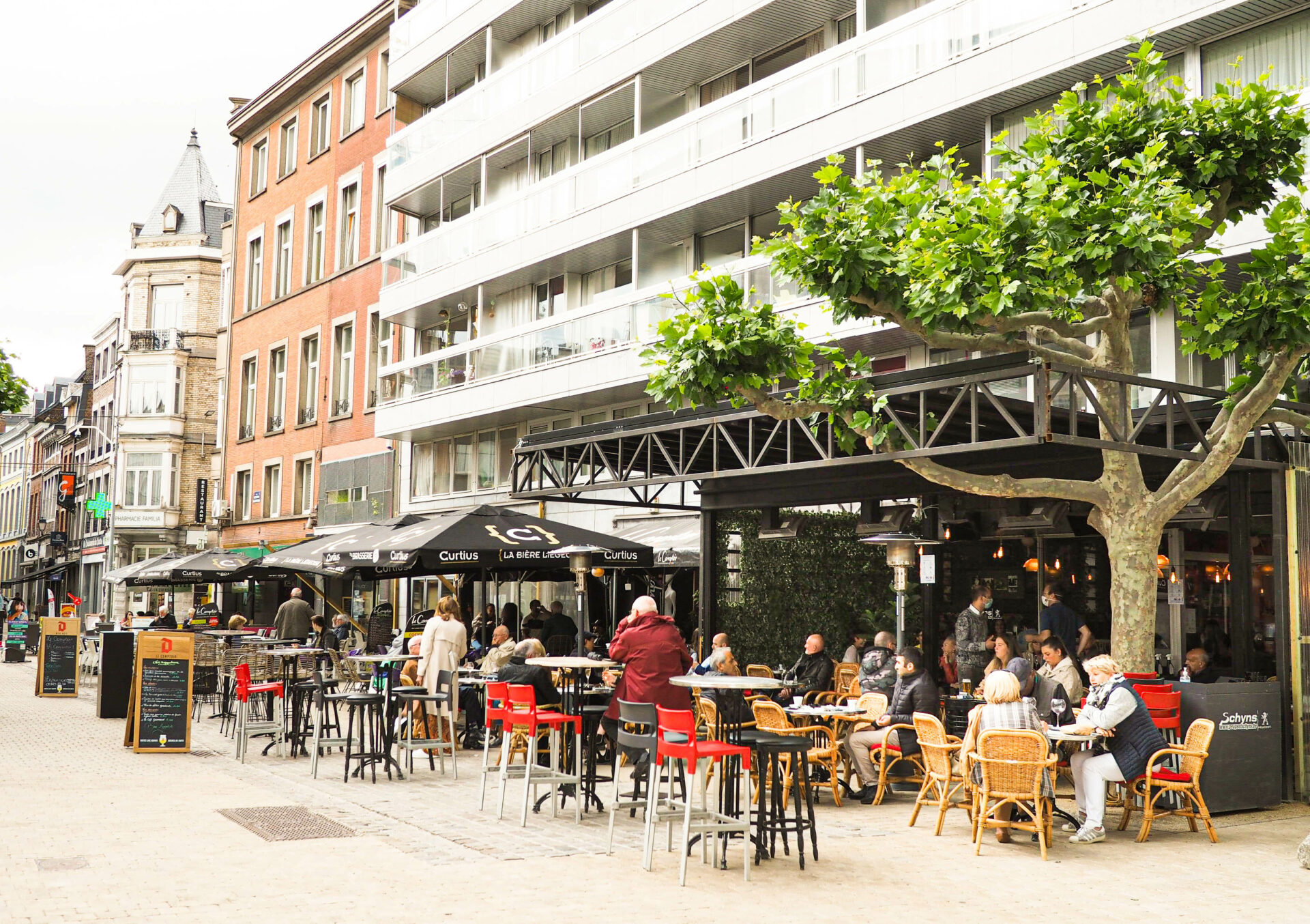 Réouverture des bars et restaurants à Liège le 1er mai au lieu du 8: le bourgmestre et la police n’agiront pas