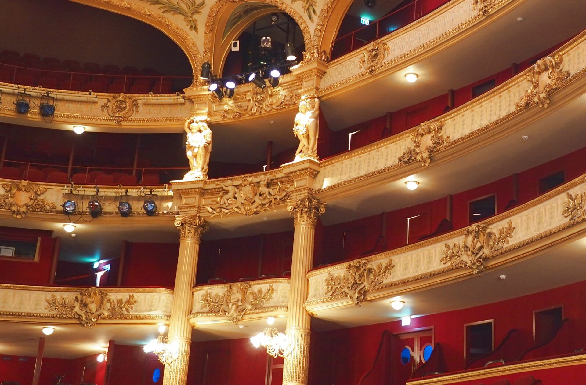 L’opéra assouplit les conditions et relance une procédure de recrutement pour un.e directeur.trice générale et artistique