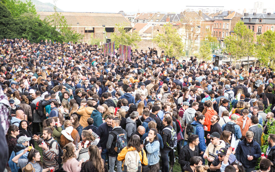 Rassemblements de milliers de personnes samedi au centre-ville: cortège, culture et garden-party (photos)