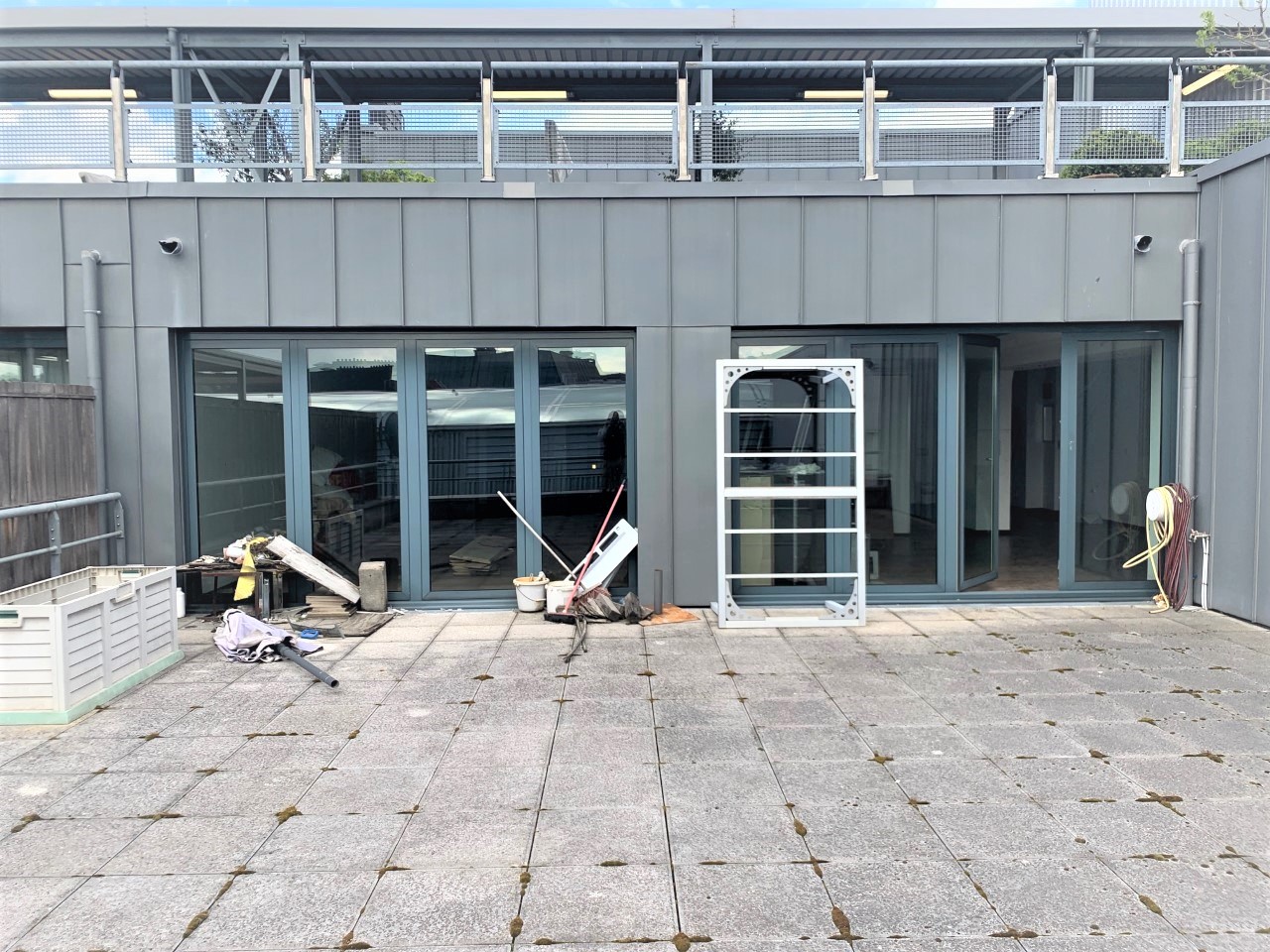 LE SPF Finances met en vente un loft avec terrasse et salle de bains place Saint-Lambert