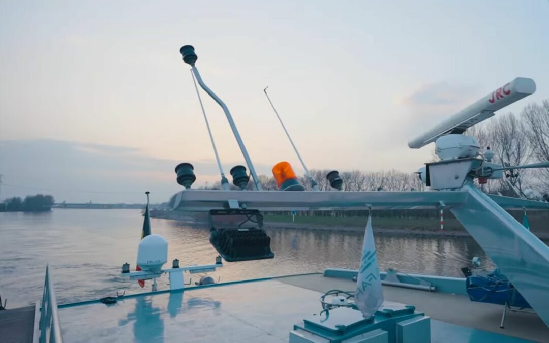 Une barge à conteneurs pilotée en navigation à distance relie Liège à Anvers