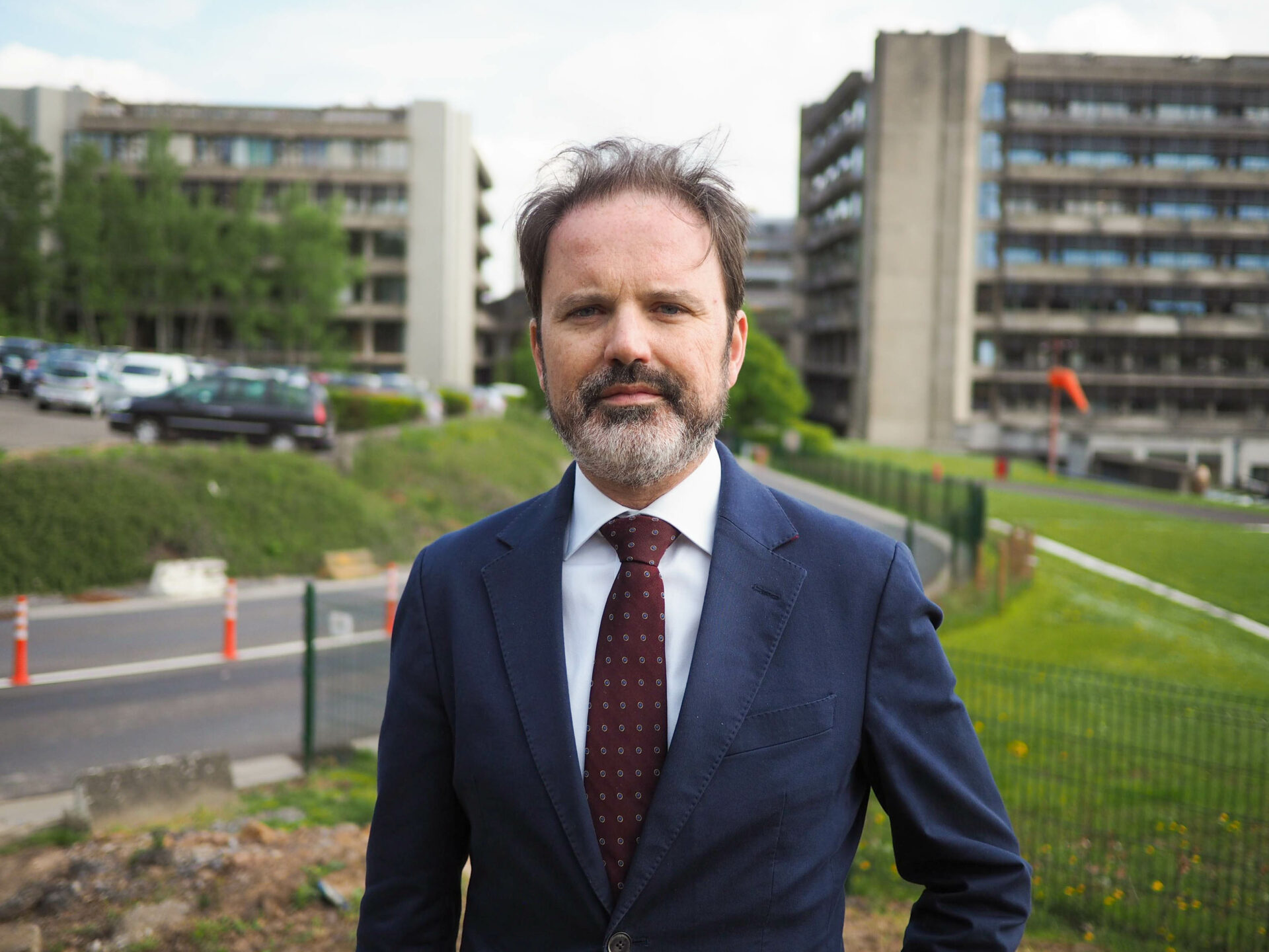 Après avoir dirigé le CHU de Liège, Julien Compère passe à la fabrique d’armes FN Herstal