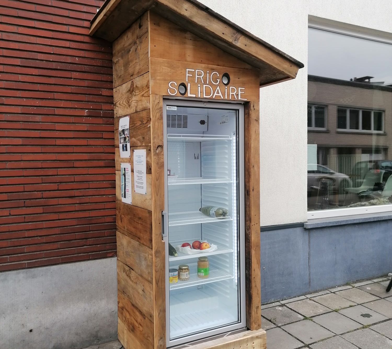 Un frigo solidaire accessible 24h/24 dans le Laveu