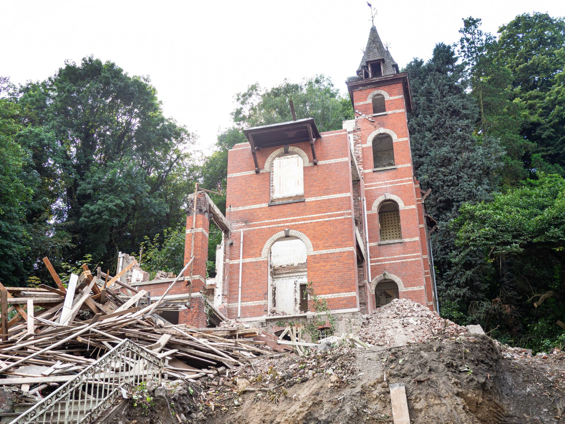 Cointe: la jolie villa de l’avenue de l’Observatoire mise à terre par un immeuble à étages