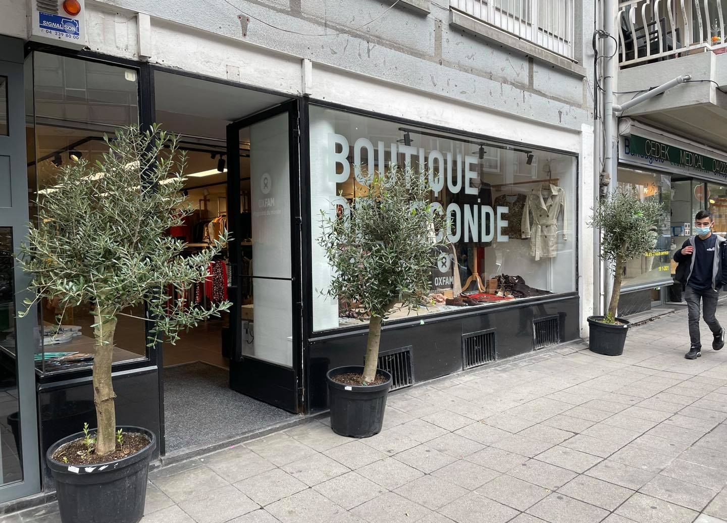 La nouvelle boutique de vêtements de seconde main d’Oxfam a ouvert rue Charles Magnette