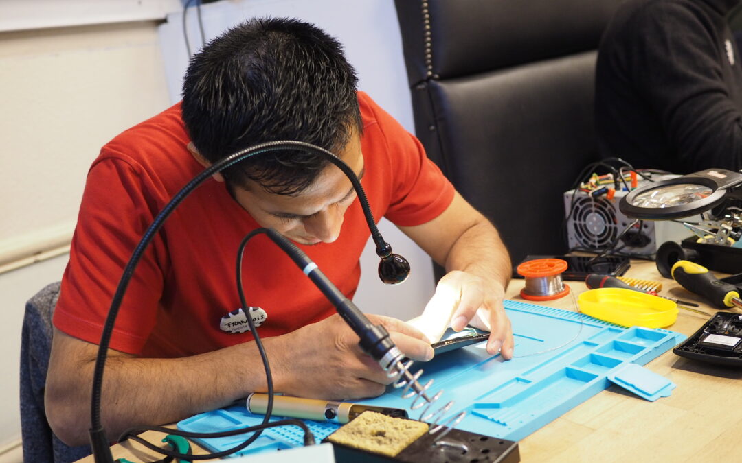 Prolongez la vie d’objets défectueux grâce aux réparateurs bénévoles du Repair Café